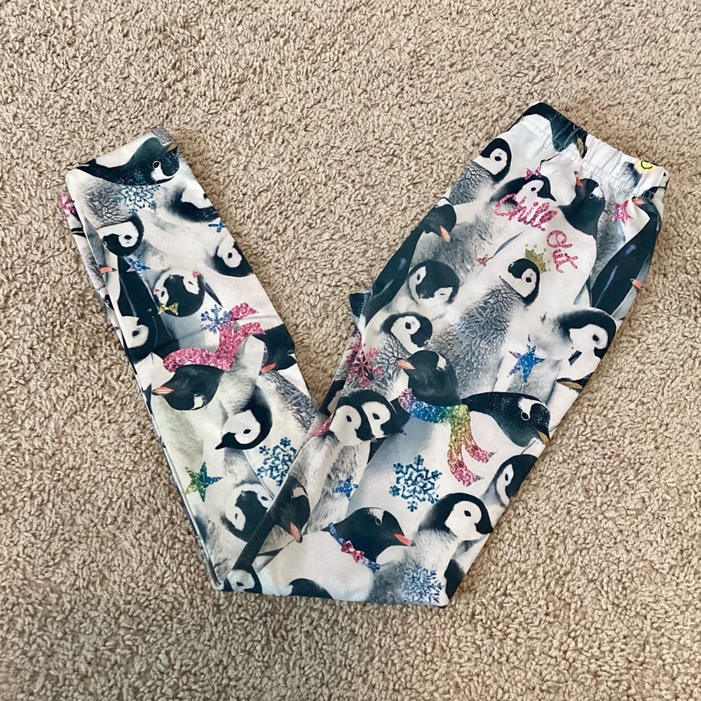 BOGO 🥳 Capelli Penguin print thick winter lined leggings girls M/L white gray